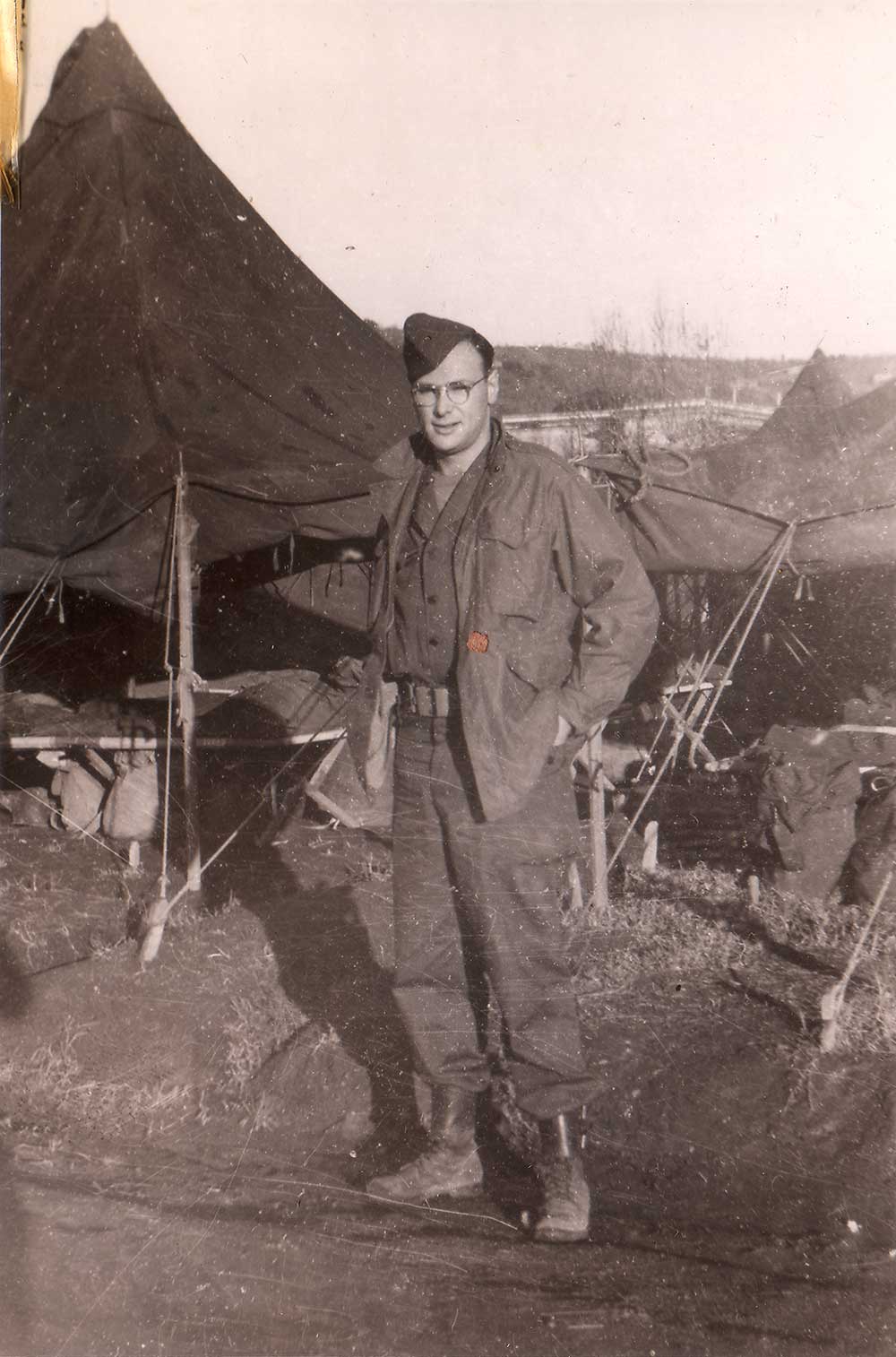 Like many other American soldiers who fought in World War II, Hurwitz (who later changed his name to Brown) kept a journal chronicling his wartime experience. But the native New Yorker’s personal record was composed of drawings and paintings. During his two years in North Africa and Italy, Hurwitz drew and painted during the lengthy campaign that would eventually liberate Rome in June 1944.