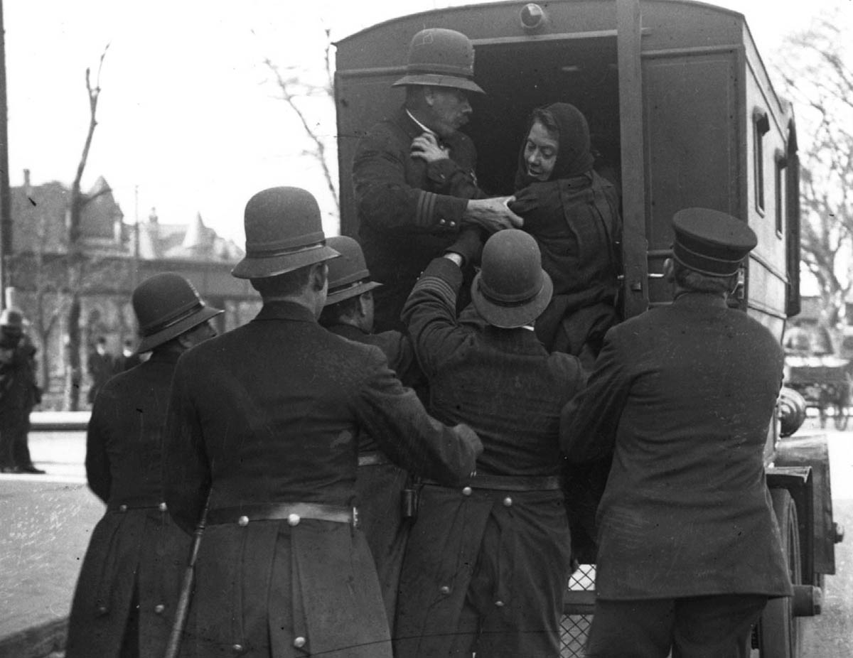 A garment worker is arrested by the Chicago police during a 1910 strike in which workers protested a cut in their piece rate. Some 40,000 workers throughout the clothing industry eventually walked off the job.
